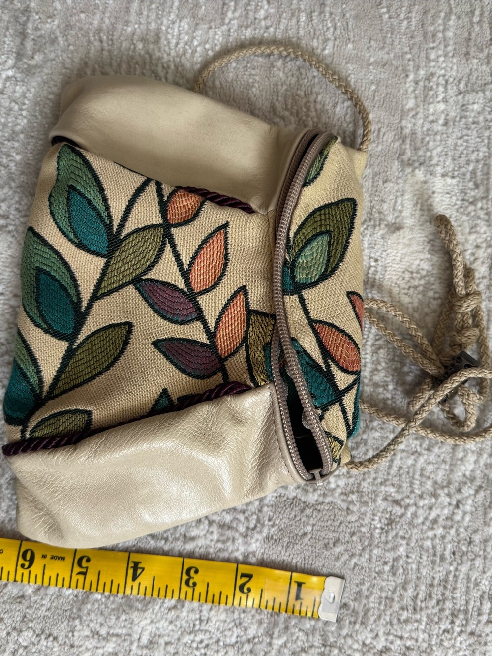 ERDA - vintage Cream Floral Embroidered Drawstring Crossbody Bag